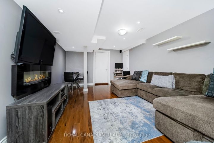 Photo 34 at 10 Yellowknife Road, Wellington, Brampton