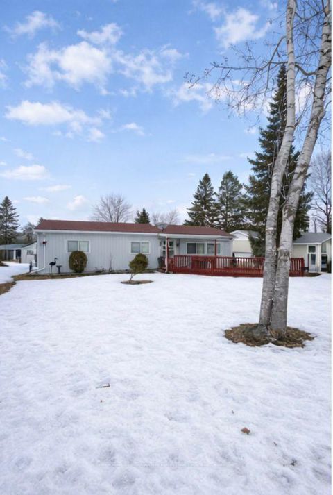 Photo 1 at 6 Pinehill Court, Stroud, Innisfil