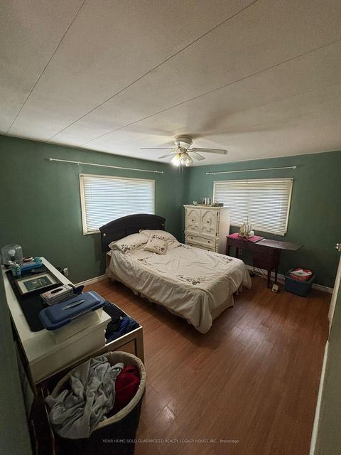 Photo 7 at 6 Pinehill Court, Stroud, Innisfil