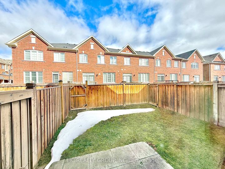 Photo 11 at 4 Sand Hill Mews, Patterson, Vaughan