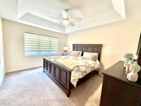 Photo 6 at 4 Sand Hill Mews, Patterson, Vaughan