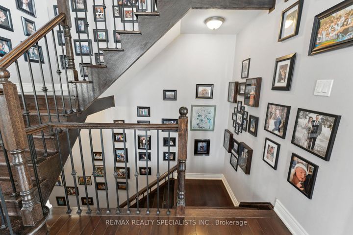 Photo 6 at 9 Flanders Road, Credit Valley, Brampton