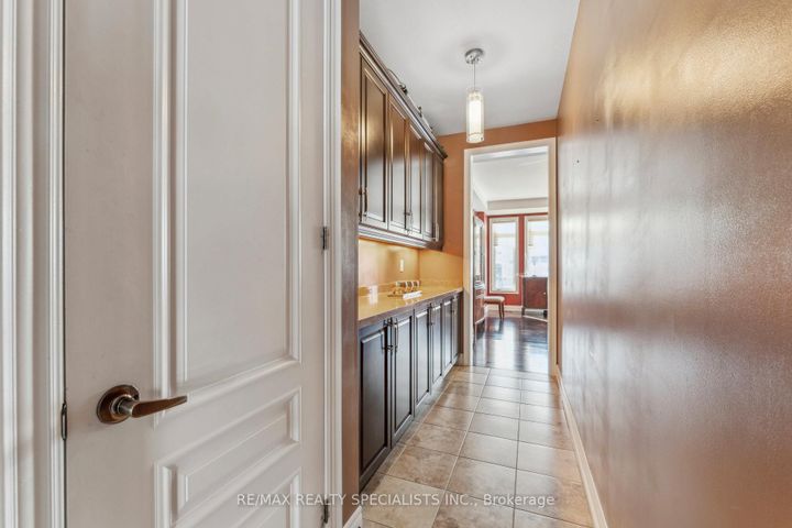 Photo 10 at 9 Flanders Road, Credit Valley, Brampton