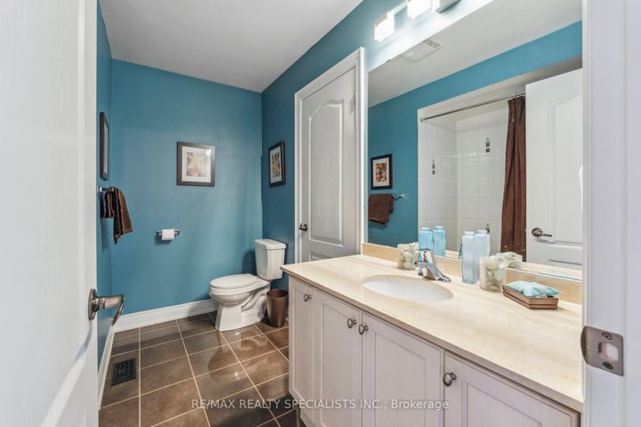 Photo 12 at 9 Flanders Road, Credit Valley, Brampton