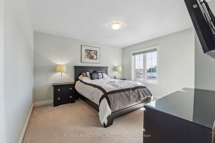 Photo 17 at 9 Flanders Road, Credit Valley, Brampton