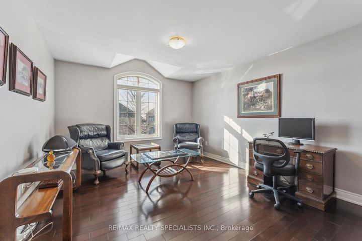 Photo 24 at 9 Flanders Road, Credit Valley, Brampton