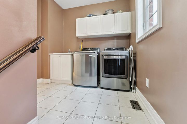 Photo 30 at 9 Flanders Road, Credit Valley, Brampton