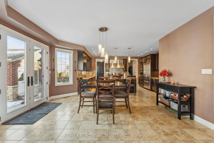 Photo 33 at 9 Flanders Road, Credit Valley, Brampton