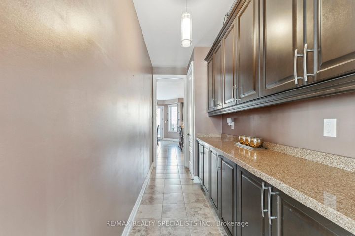 Photo 37 at 9 Flanders Road, Credit Valley, Brampton