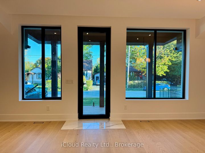 Photo 3 at 201 Troy Street, Mineola, Mississauga