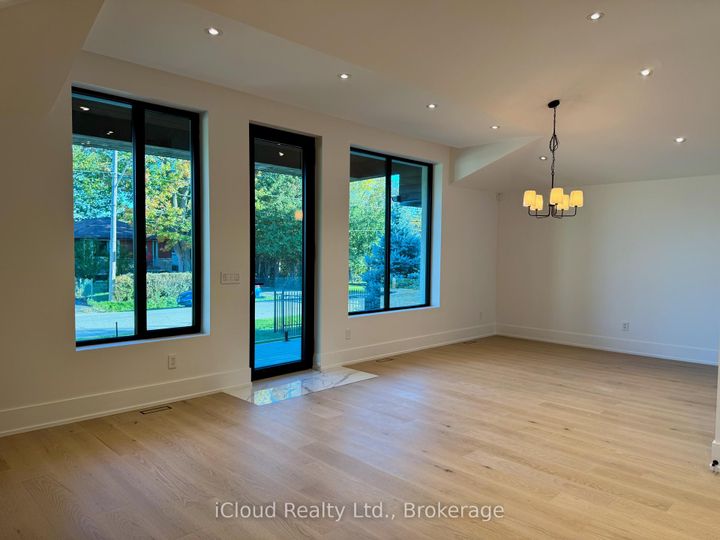 Photo 4 at 201 Troy Street, Mineola, Mississauga