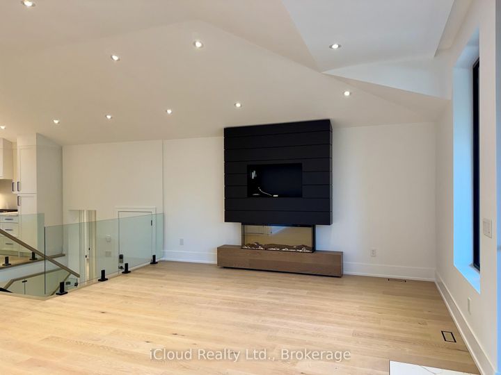 Photo 6 at 201 Troy Street, Mineola, Mississauga