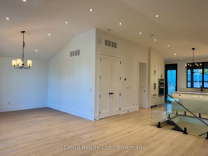 Photo 8 at 201 Troy Street, Mineola, Mississauga