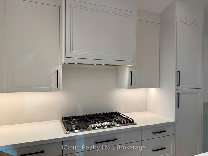 Photo 14 at 201 Troy Street, Mineola, Mississauga