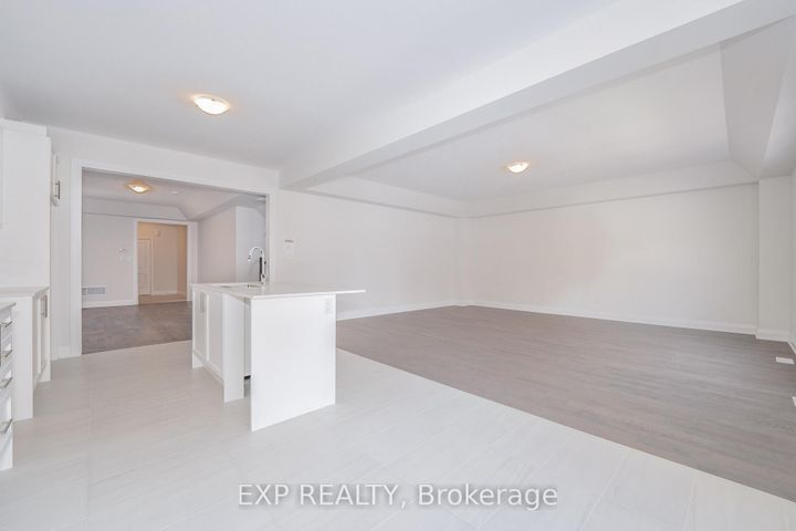 Photo 11 at 114 Seguin Street, Oak Ridges, Richmond Hill