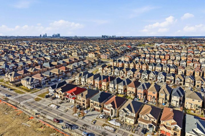 Photo 33 at 568 Grand Trunk Avenue, Patterson, Vaughan