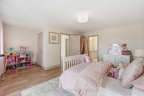 Photo 27 at 568 Grand Trunk Avenue, Patterson, Vaughan