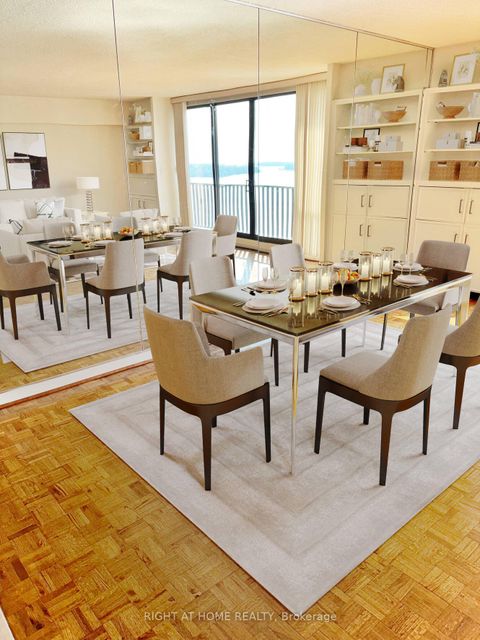 Photo 3 at 838 - 33 Harbour Square, Waterfront Communities C1, Toronto