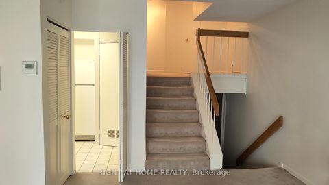 Photo 9 at 838 - 33 Harbour Square, Waterfront Communities C1, Toronto