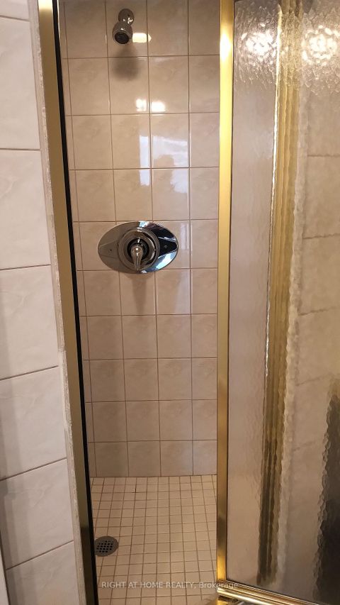 Photo 11 at 838 - 33 Harbour Square, Waterfront Communities C1, Toronto