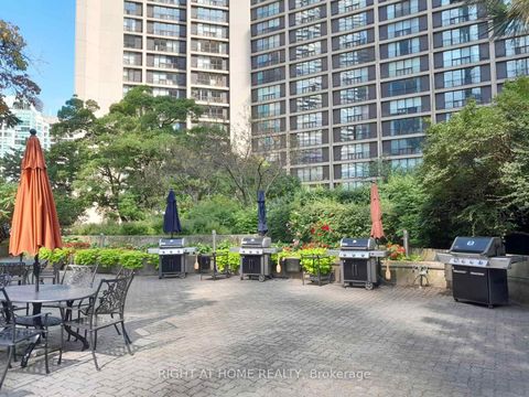 Photo 25 at 838 - 33 Harbour Square, Waterfront Communities C1, Toronto