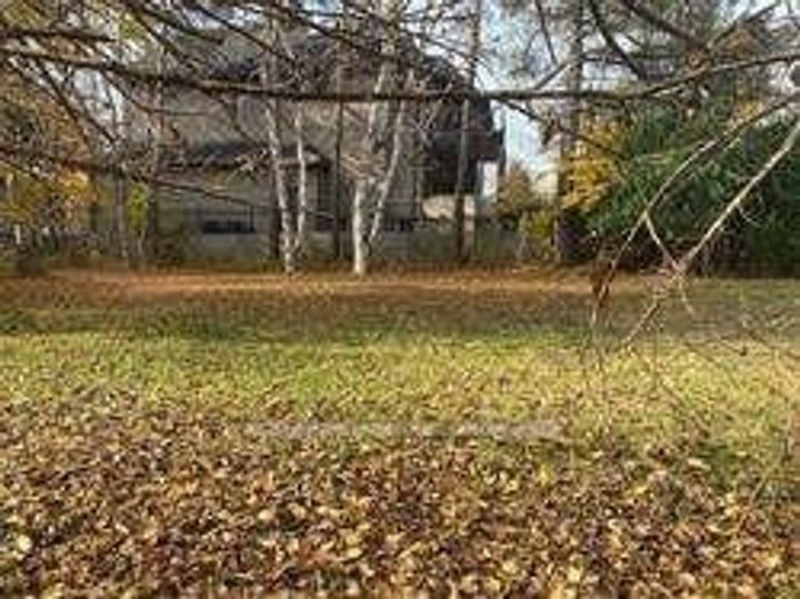 Photo 2 at 52 Proctor Avenue, Grandview, Markham