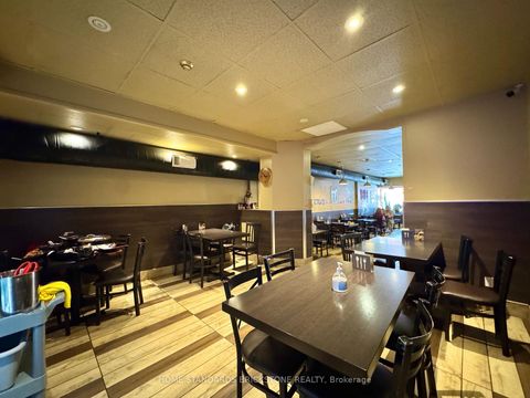 Photo 5 at 586 Bloor Street W, Annex, Toronto