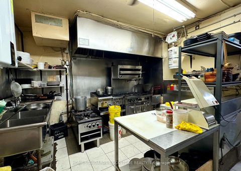 Photo 7 at 586 Bloor Street W, Annex, Toronto