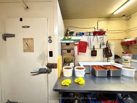 Photo 10 at 586 Bloor Street W, Annex, Toronto