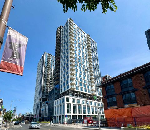 Photo 19 at 586 Bloor Street W, Annex, Toronto