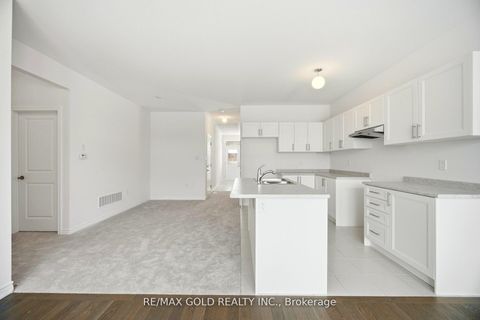 Photo 2 at 251 Wilcox Drive, Stayner, Clearview