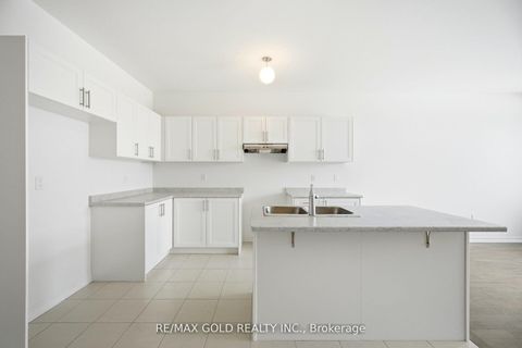 Photo 4 at 251 Wilcox Drive, Stayner, Clearview