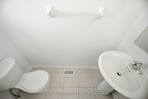 Photo 7 at 251 Wilcox Drive, Stayner, Clearview