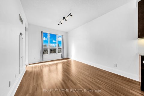 Photo 10 at 1618 - 100 Harrison Garden Boulevard, Willowdale East, Toronto