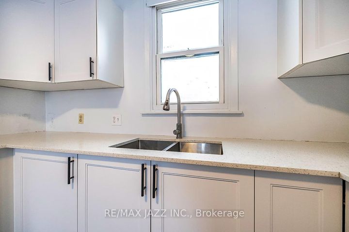 Photo 2 at 548 Front Street, Central, Oshawa