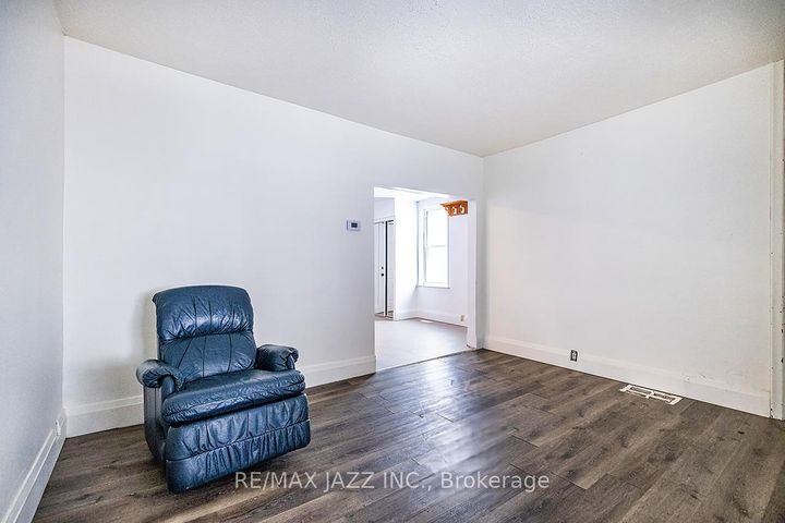 Photo 7 at 548 Front Street, Central, Oshawa