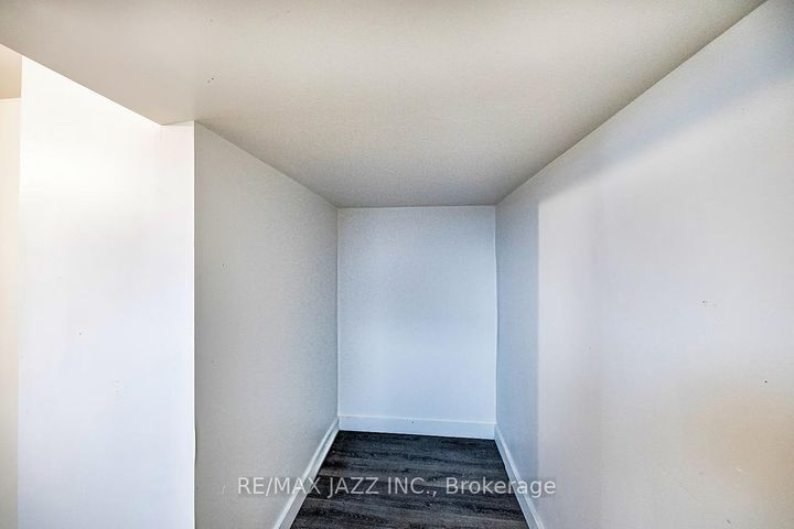 Photo 9 at 548 Front Street, Central, Oshawa