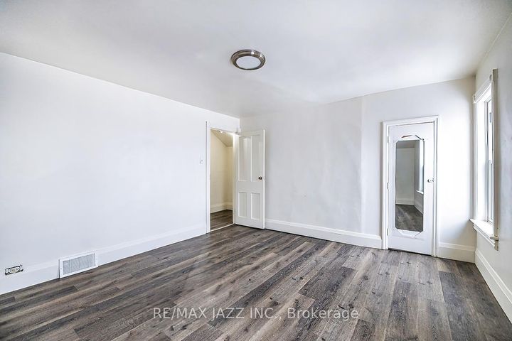 Photo 10 at 548 Front Street, Central, Oshawa