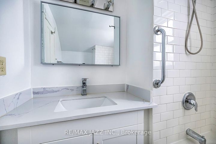 Photo 14 at 548 Front Street, Central, Oshawa