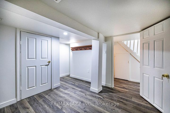 Photo 17 at 548 Front Street, Central, Oshawa