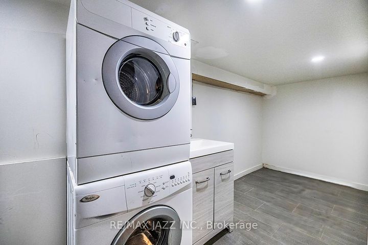 Photo 19 at 548 Front Street, Central, Oshawa