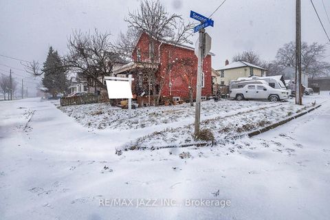 Photo 1 at 548 Front Street, Central, Oshawa