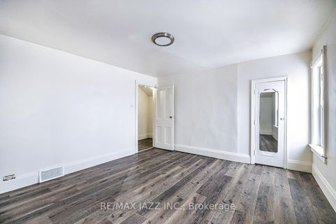 Photo 10 at 548 Front Street, Central, Oshawa