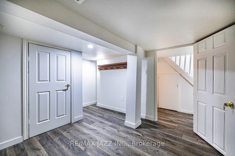 Photo 17 at 548 Front Street, Central, Oshawa