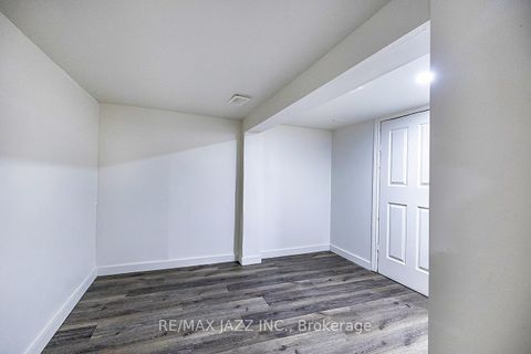 Photo 21 at 548 Front Street, Central, Oshawa