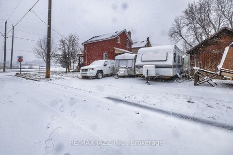 Photo 22 at 548 Front Street, Central, Oshawa