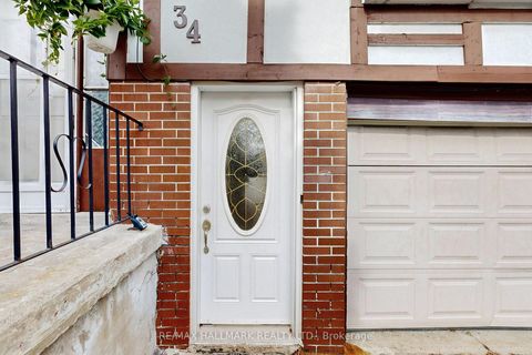 Photo 4 at 34 Yucatan Road, Pleasant View, Toronto