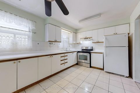 Photo 11 at 34 Yucatan Road, Pleasant View, Toronto