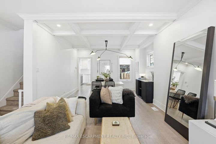 Photo 9 at 110 Kensington Avenue S, Crown Point, Hamilton