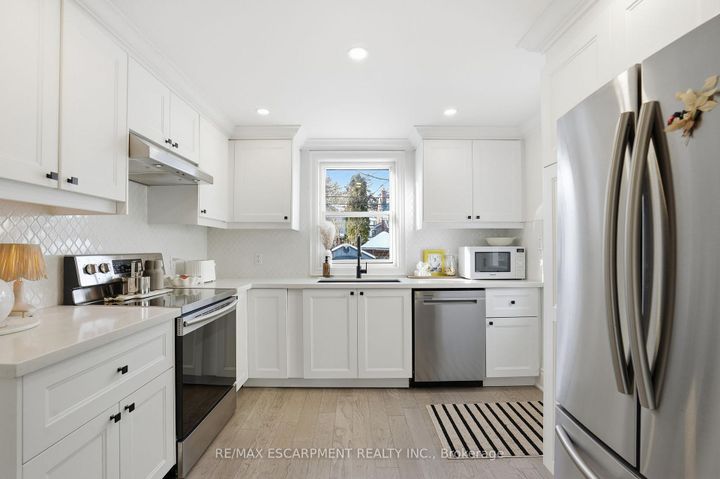 Photo 13 at 110 Kensington Avenue S, Crown Point, Hamilton